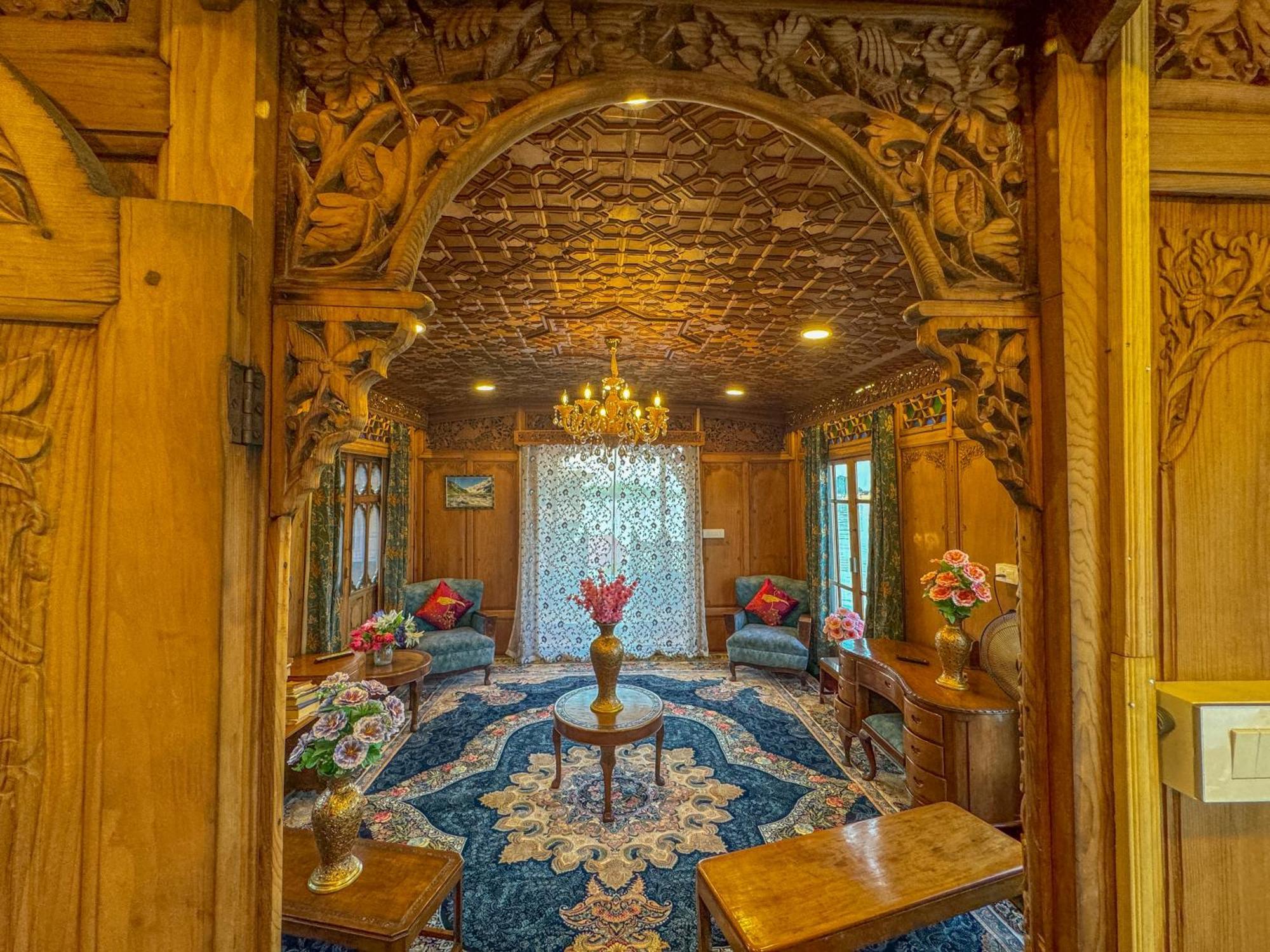 Peacock Houseboats Hotel Srinagar  Bagian luar foto