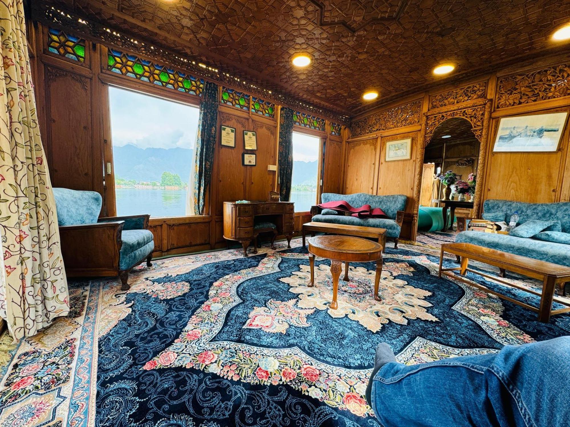 Peacock Houseboats Hotel Srinagar  Bagian luar foto