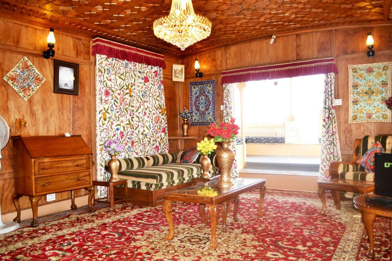 Peacock Houseboats Hotel Srinagar  Bagian luar foto