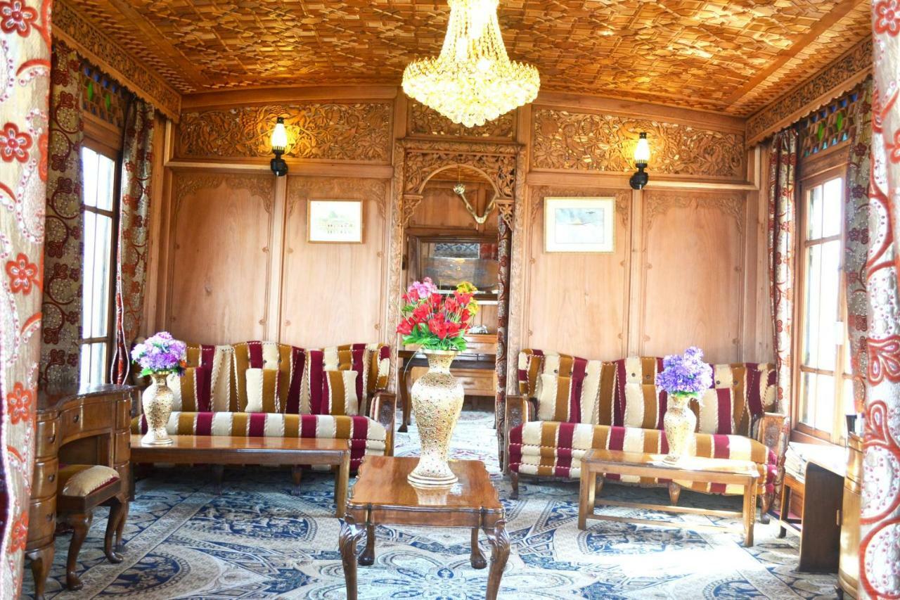 Peacock Houseboats Hotel Srinagar  Bagian luar foto