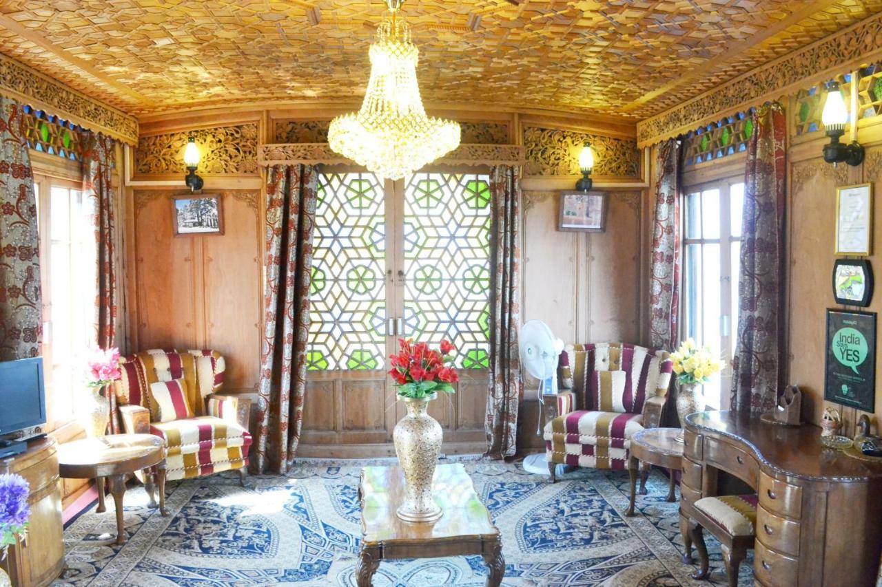 Peacock Houseboats Hotel Srinagar  Bagian luar foto