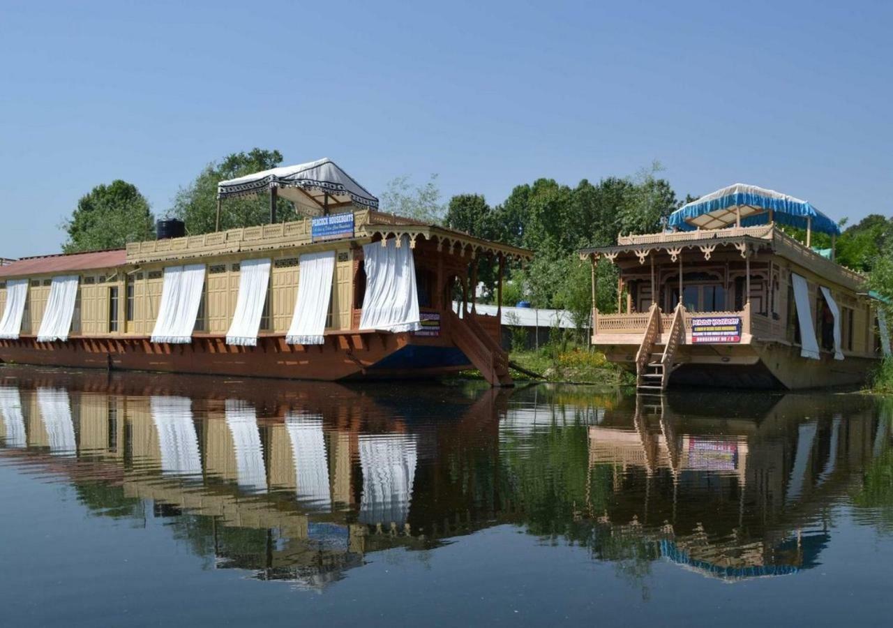 Peacock Houseboats Hotel Srinagar  Bagian luar foto