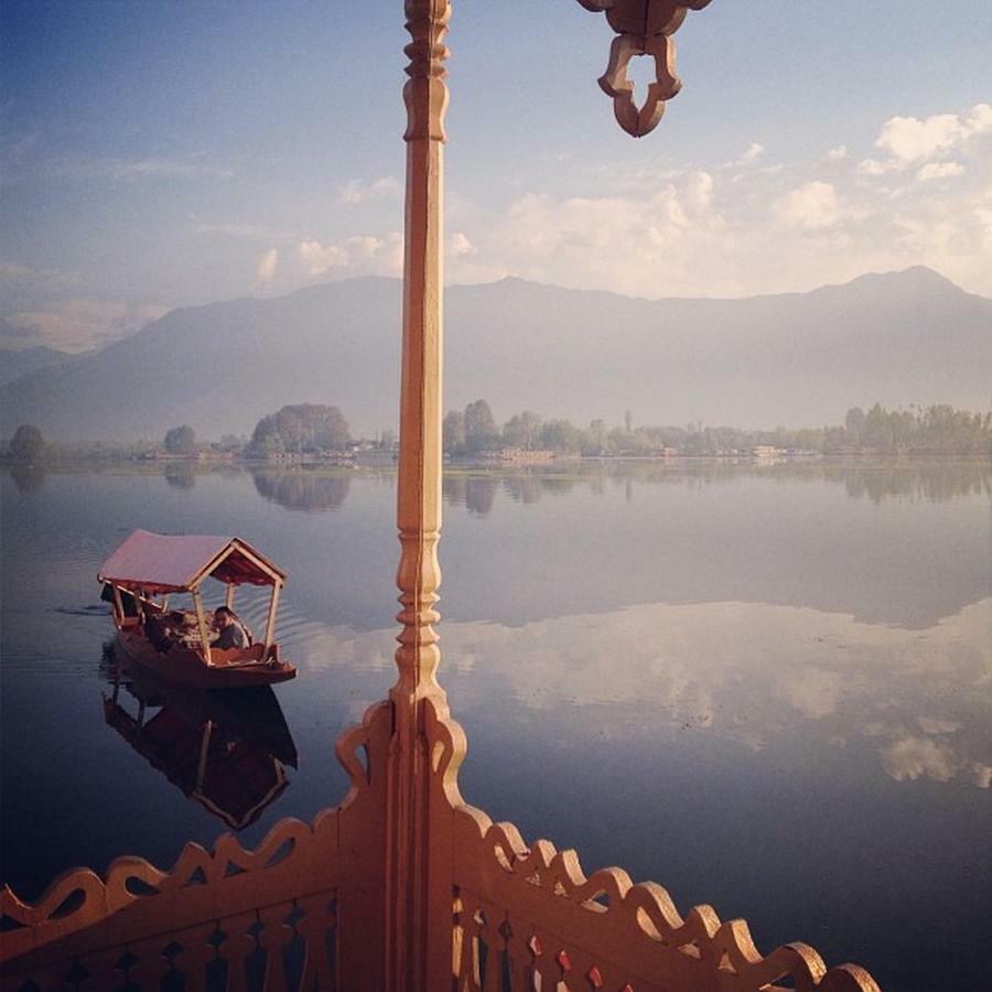 Peacock Houseboats Hotel Srinagar  Bagian luar foto